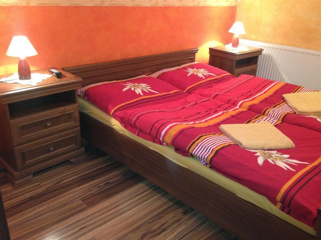 Alba Regia Pansion Egri Hotel Jahodna Quarto foto